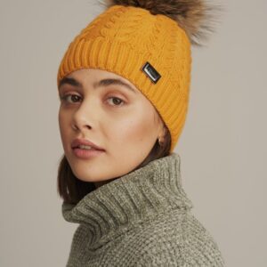 ec35accef2abff66d9cf48dac0ef726103b16cc8 Ciepła wełniana czapka damska z naturalnym pomponem