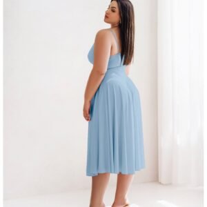 32612a767e2d9f4efb852cd474040e6d1b3db8bb Sukienka midi PLUS SIZE na ramiączkach AGNES – błękitna