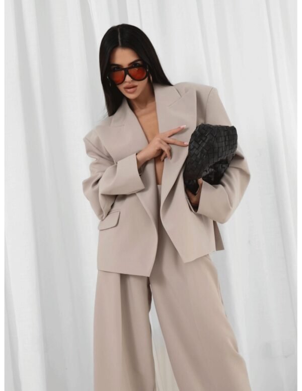 39b6cec487de1d521d5bddc4dc452e2bf17bc5ca Stylowa marynarka oversize GILIS – cappuccino