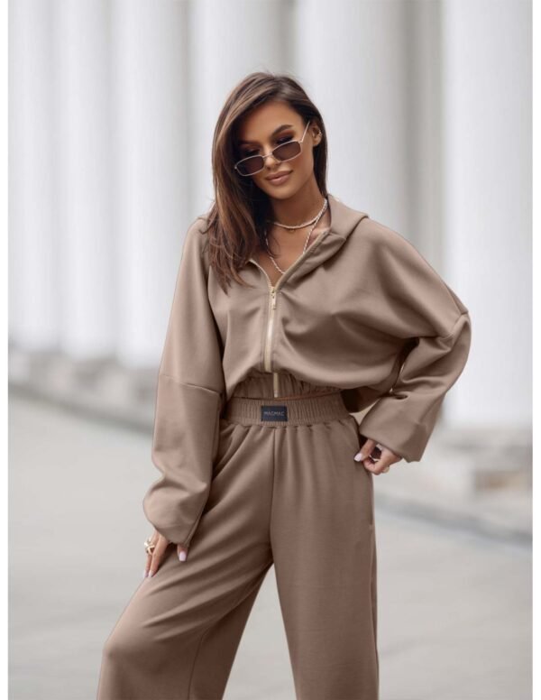 49da6ba7a41a200610e35830458a0fa980b7fbe6 Stylowy komplet dresowy z tencelu MIKKA – mocha mousse