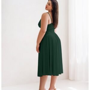 8e7b99bd89358cdc475c8aea0e467a118ba0a7e9 Sukienka midi PLUS SIZE na ramiączkach AGNES – butelkowa zieleń