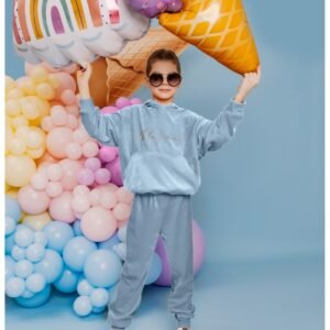 c12ccd9d9df6aaa2465a64a6b81e8bd0c9f844f2 Welurowy dres dziecięcy – GIZMO – błękitny
