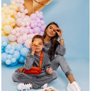 cc3d6ab19b60b11d8a188229c25f1b13d478e12d Welurowy dres dziecięcy DIEGO - szary