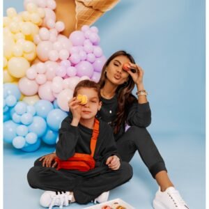d2efb35e037a31697c86f741eb5568b5ebfcc5b4 Welurowy dres dziecięcy NEMO – czarny