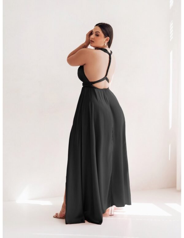 e689d269ffc463c14a2482f6329ecaff96cac19e Sukienka PLUS SIZE maxi wiązana na wiele sposobów IMPERIA – czarna
