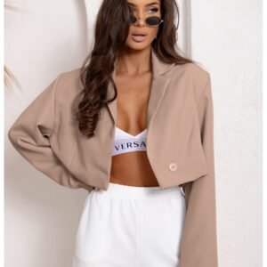 f2496fac43141960088708c18f4371fc8dceab20 Elegancka krótka marynarka MANOA – cappuccino