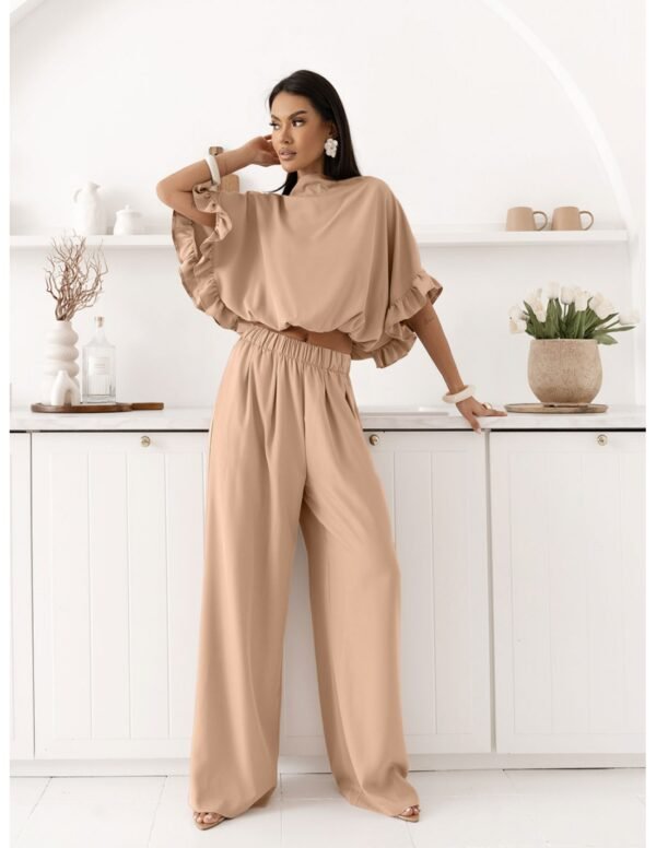 f56a51d9f7077fb0bec5b7e1e911fe76bb94da26 Komplet bluzka oversize i szerokie spodnie MARISSA – beżowy