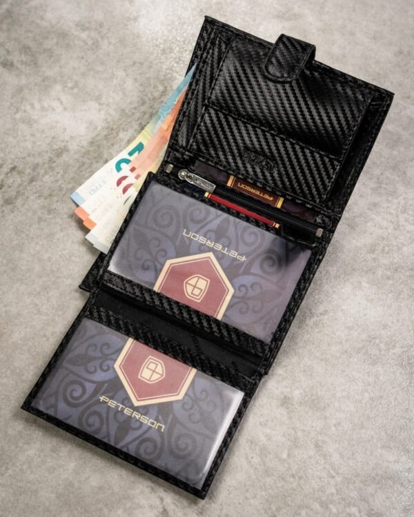 029ea13bf3ef2afaa95db408dfc283dda26ca756 Zestaw prezentowy carbon z portfelem i brelokiem — Peterson