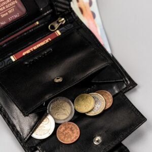 7bb9eb72519b773f6096b5733144882e6aa34590 Duży, skórzany portfel męski z carbonową powłoką – Peterson
