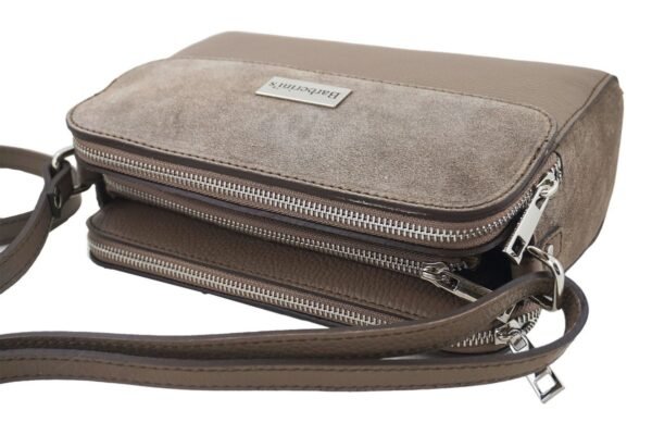 8cb4911429cd2ef6764434bc220f9b5e1a1ccb67 Torebka skórzana crossbody zamszowa – Granatowa