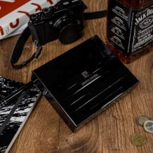 f39a35c2c15f3bed8f7701ef17c8cb73b03b51ae Pionowy, zgrabny portfel męski z dobrej jakości skóry naturalnej RFID – Pierre Cardin